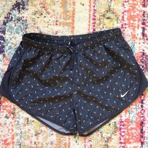 NIke women DRI_FIT short   Black S